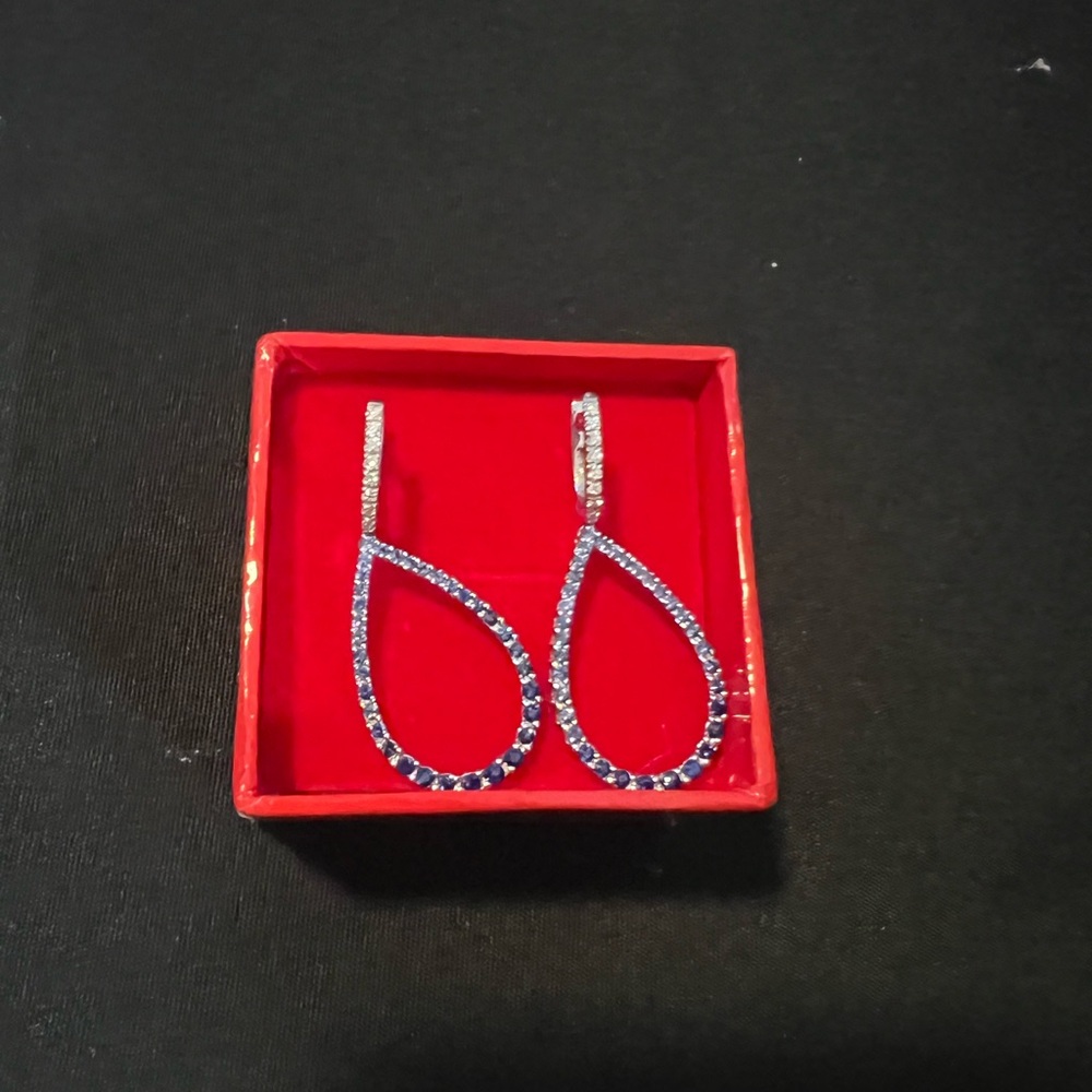 Sapphire Diamond ombre Drop Earrings in 14 K White Gold